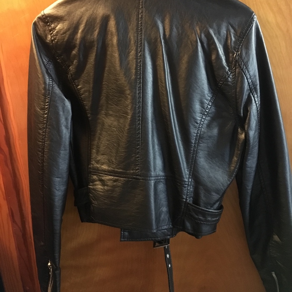 Leather jacket - Picture 3 of 3